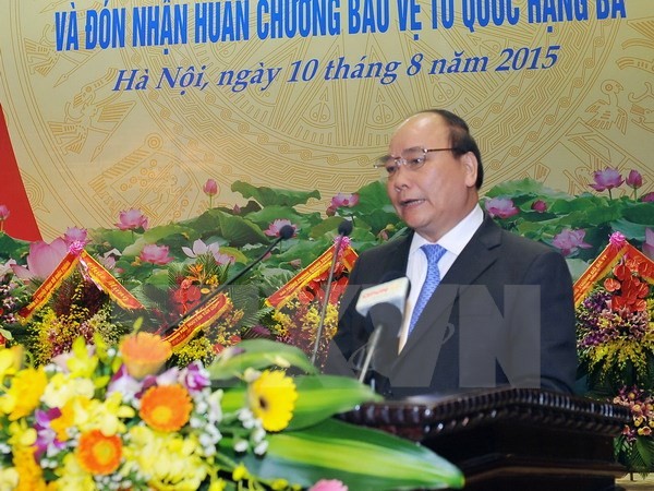 Deputy Prime Minister asks for upgrading military bases to meet demands in new context - ảnh 1